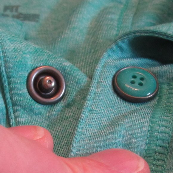 Oakley Green Performance Hydrolix Polo Regular Fit Size Large Snap Buttons EUC - Picture 7 of 11